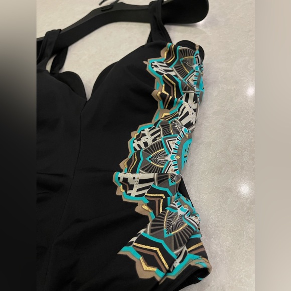 NEW MIRACLESUIT Samsara Temptress One Piece Swimsuit in Black Size 10 - Picture 8 of 11